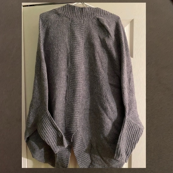 Grey bubble cardi/shrug - Picture 2 of 4
